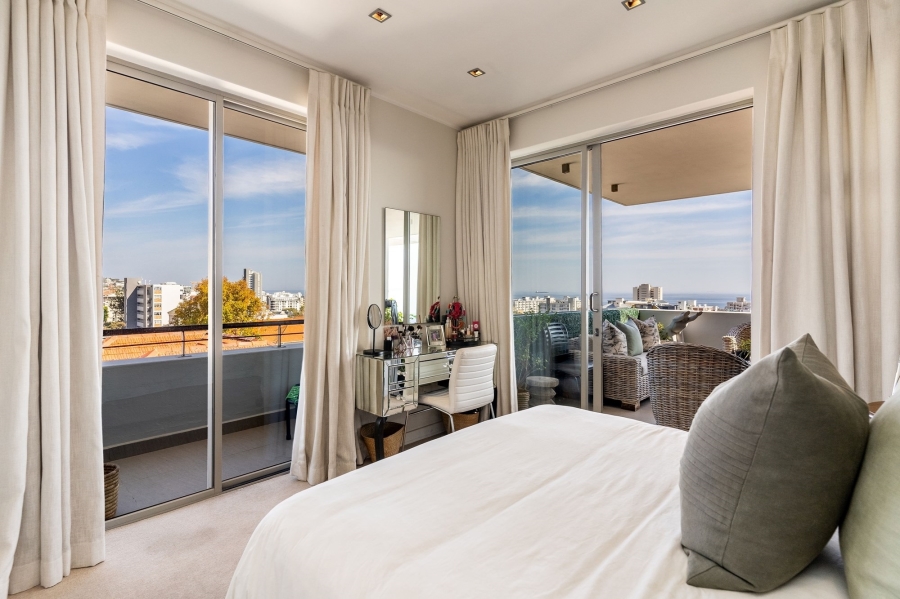 2 Bedroom Property for Sale in Sea Point Western Cape